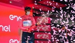 Giro d'Italia: Factor Bikes in maglia rosa con Alessandro De Marchi